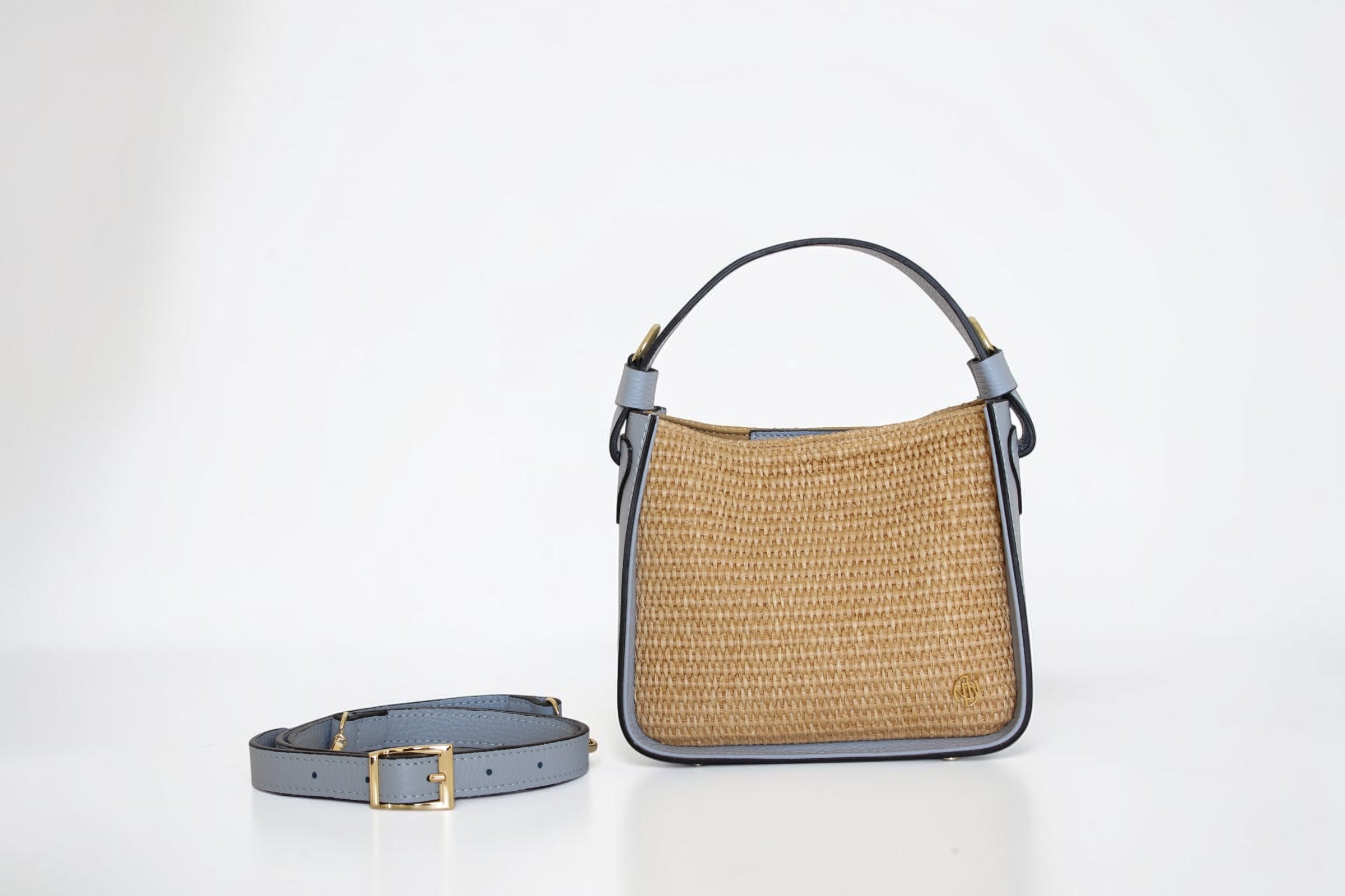 Affinée Élan Sea handbag, woven panel with the adjustable shoulder strap beside it