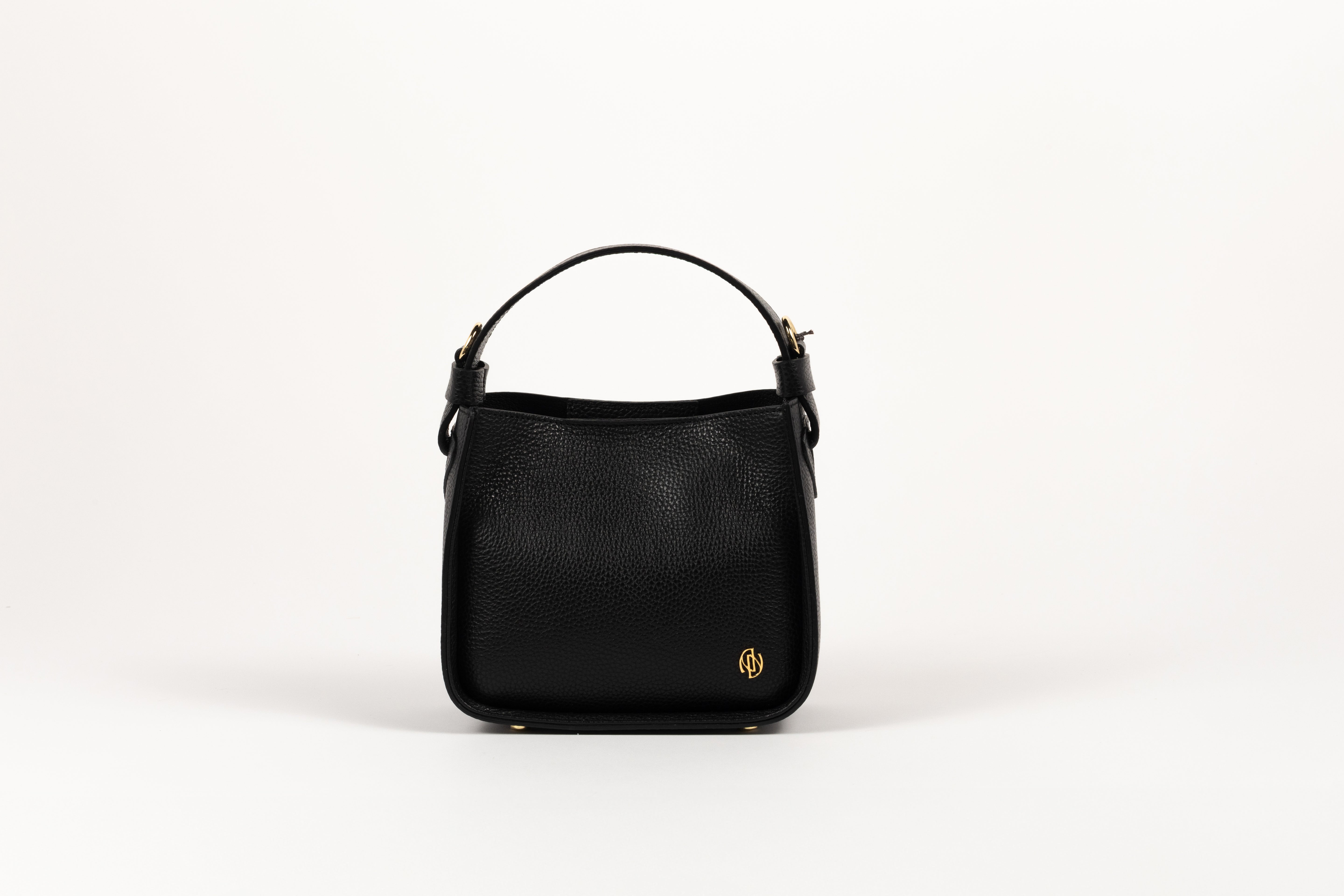 Affinée Élan luxury black full-grain leather top-handle bag in Dubai.