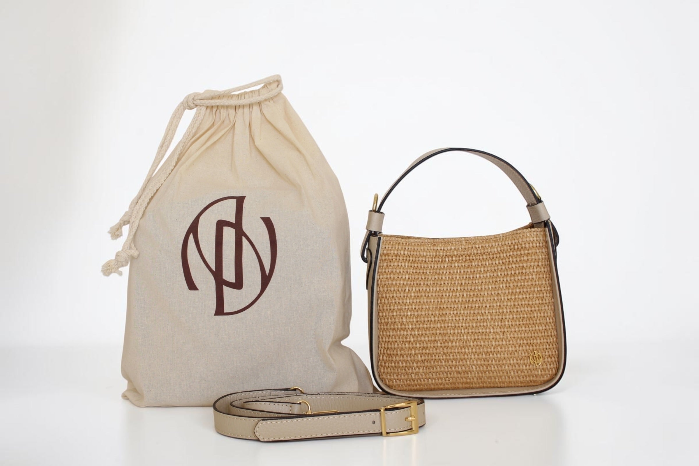 Affinée Élan Ivory handbag, with the dust bag and adjustable shoulder strap