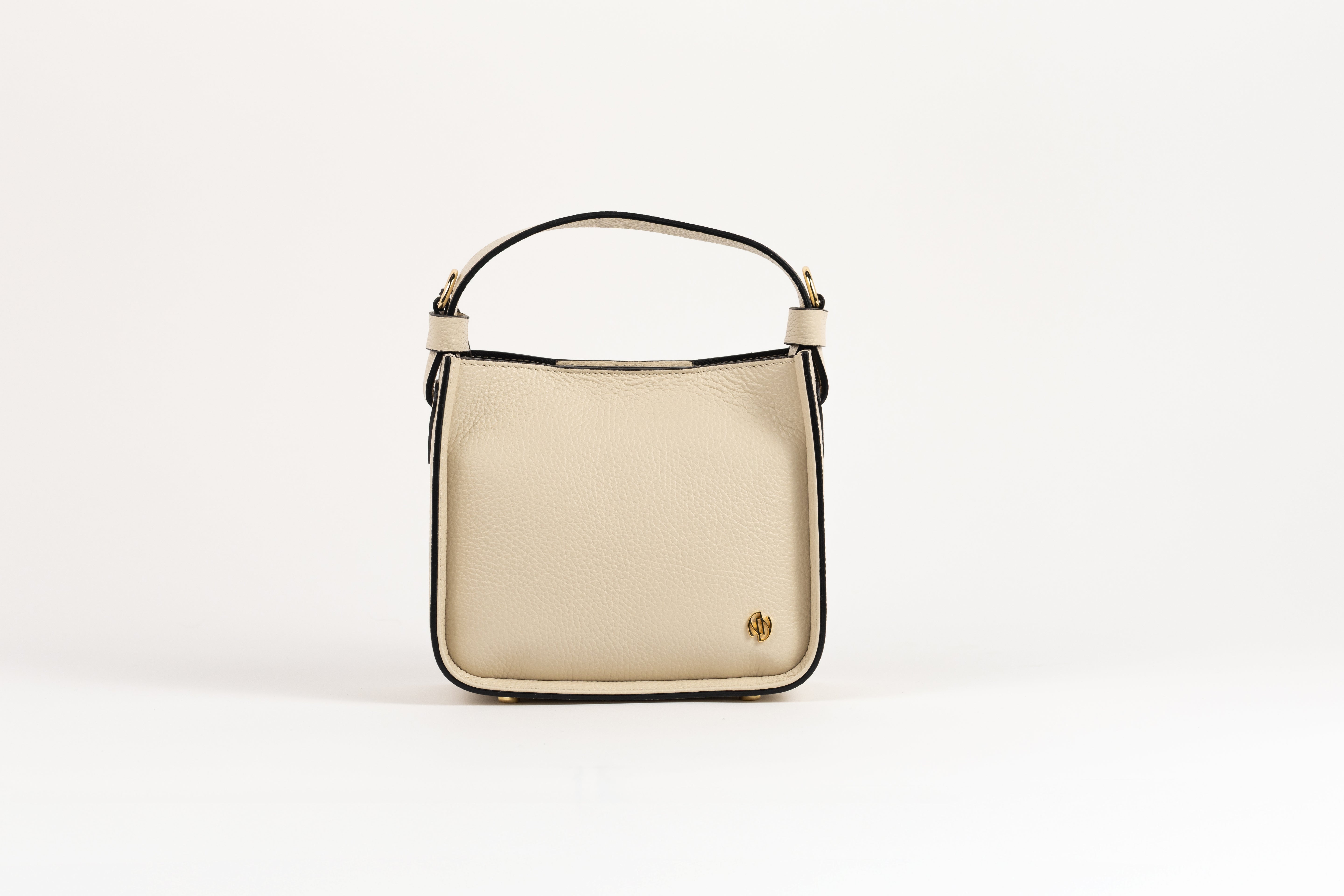 Affinée Élan Creme premium Italian calfskin handbag designed in the UAE.